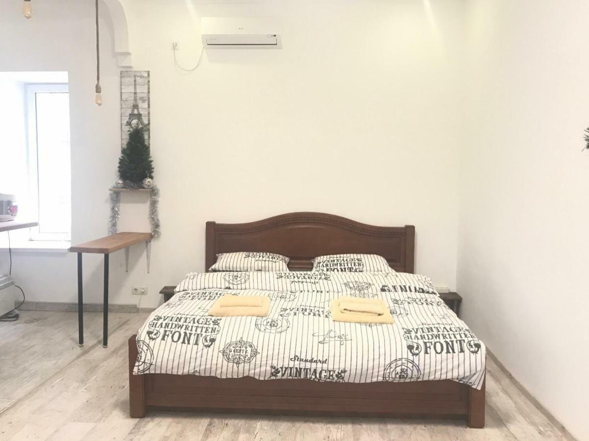 Uspenskaya 54/Ekaterinenskaya In The City Center Apartment Odessa Luaran gambar